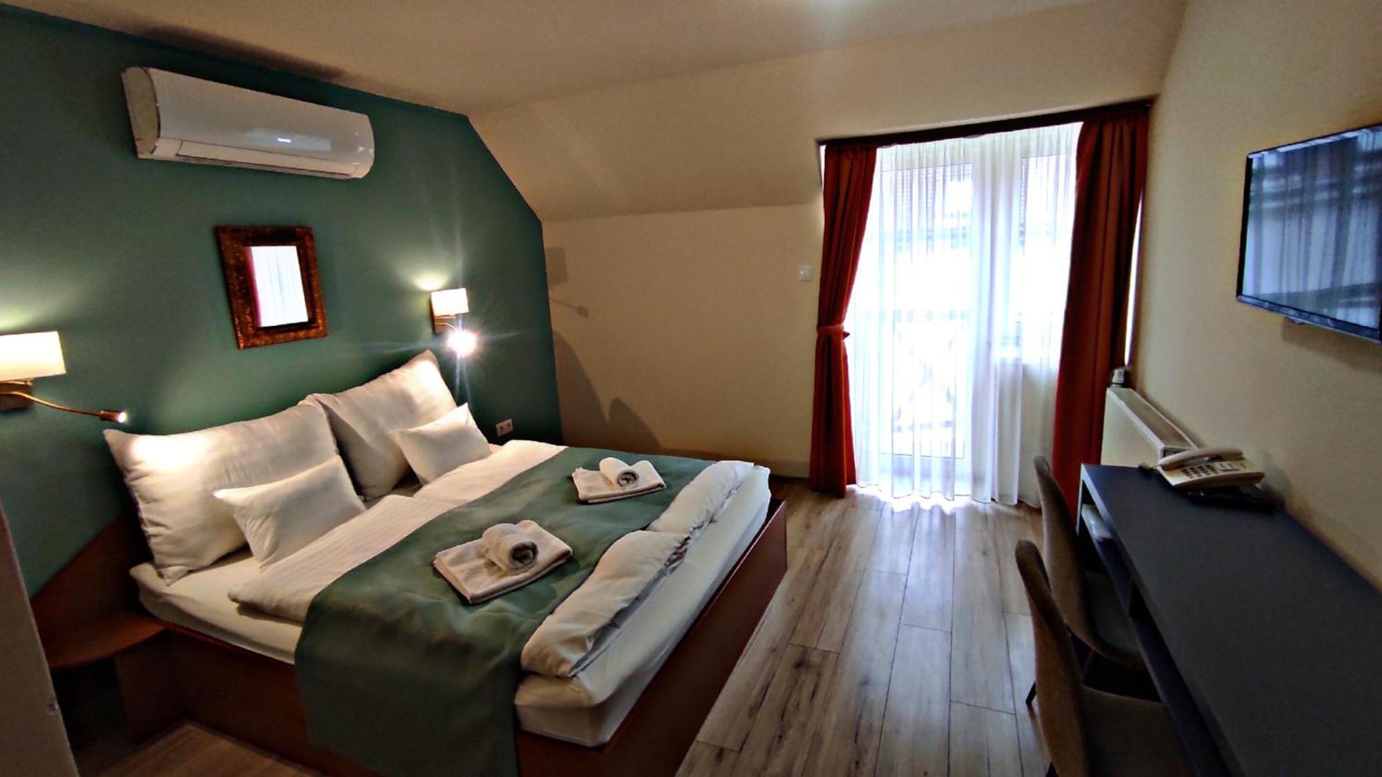 Atrium Hotel Гаркань Екстер'єр фото