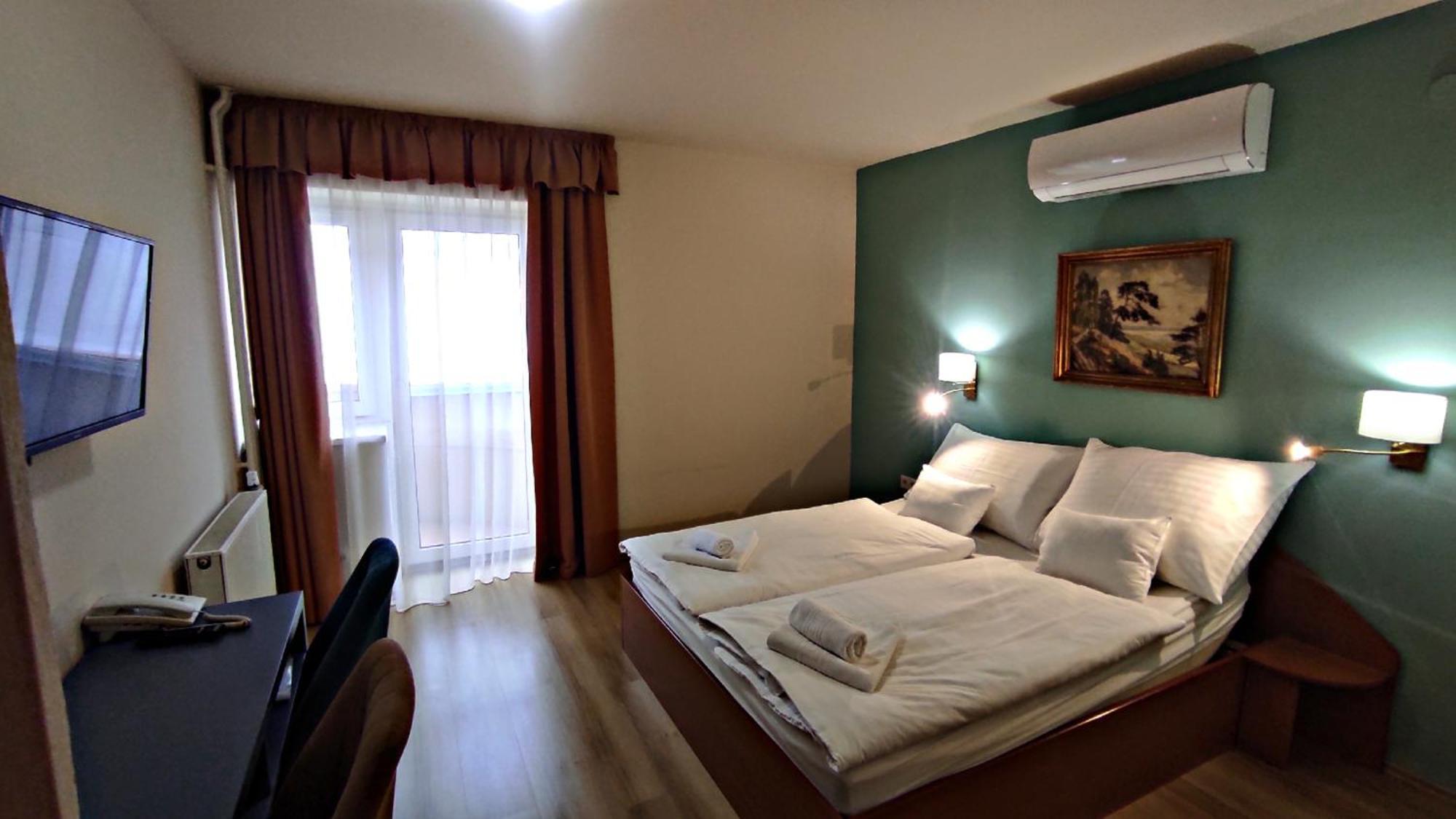 Atrium Hotel Гаркань Екстер'єр фото